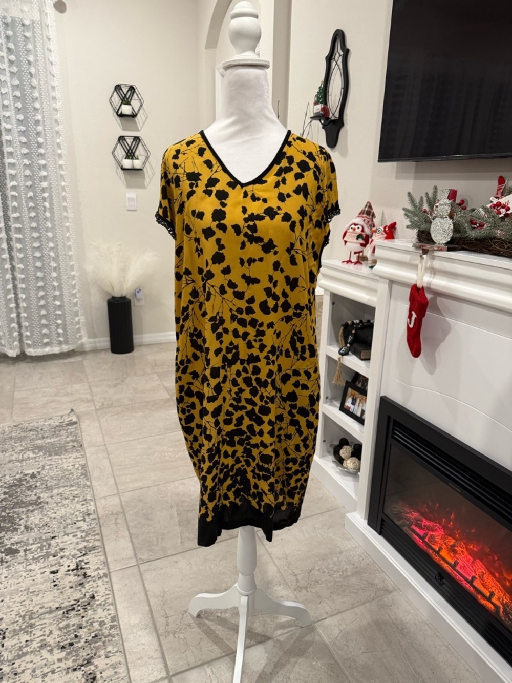 2 x 20$ Tara Vao V-Neck Mustard Yellow & Black Floral Midi Dress Size XS